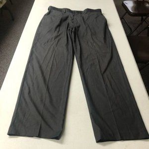 Haggar 36x32 Regular Fit Pleated Front Men’s Black Dress Pants